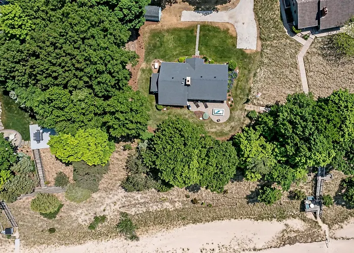 Fletcher Cottage Near Grand Haven