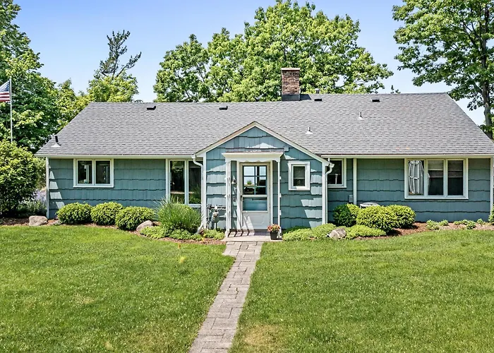 Fletcher Cottage Near Grand Haven