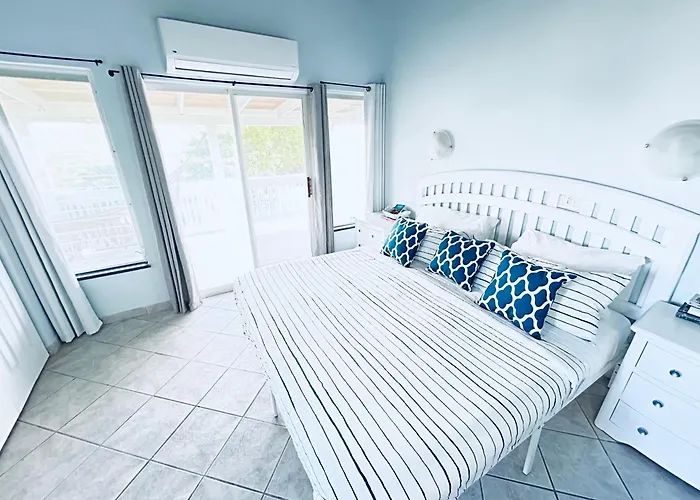 Blue Bird Villa - Turks & Caicos