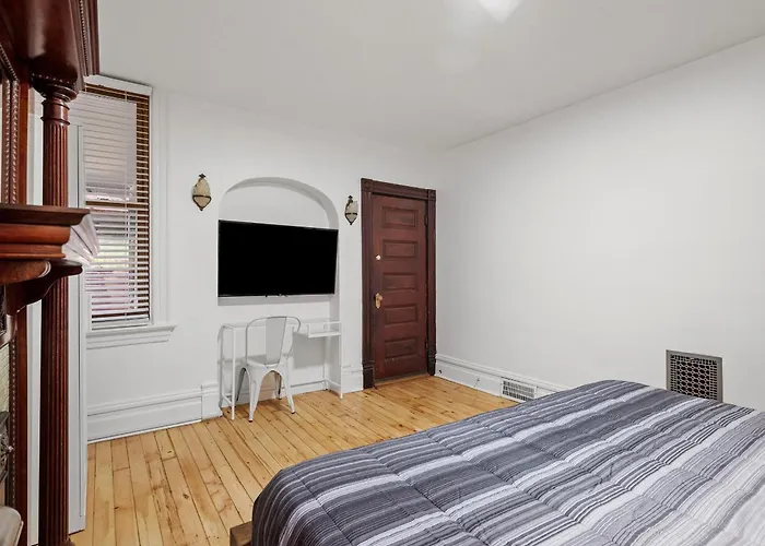 Oakland, Pittsburgh !B Stylish And Quiet Private Bedroom With Shared Bathroom