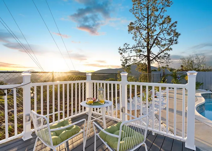 Upscale Resort House, Views, Saltwater Pool, Spa