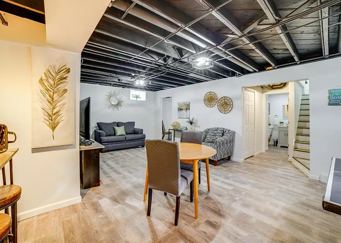 1 Mi To Indiana Dunes Nat'L Park: Home W/ Patio!