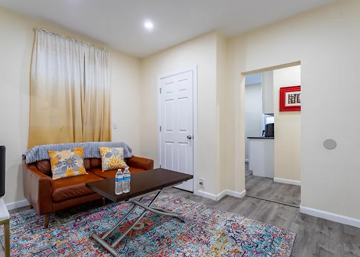 Upscale Relax 2 Bedroom Near Yankee Stadium 14 Min Drive