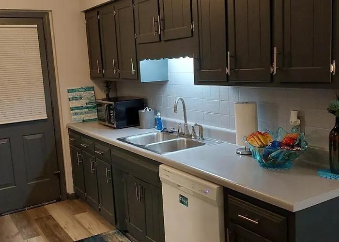 Comfy Home~Teal Feel~Sleeps 8