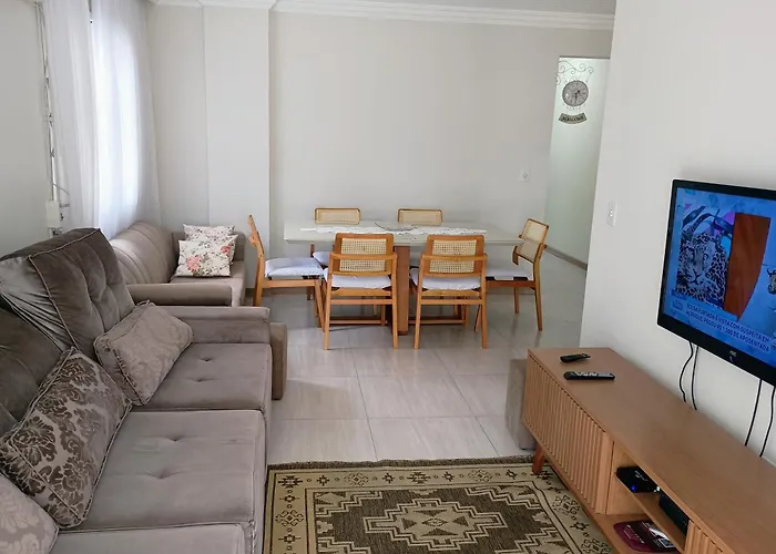 Amplo apartamento para aluguel diário numa das melhores praias de SC.