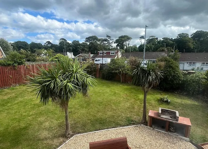 Luxury Coastal Retreat, Sleeps 6, Free Wifi, Free Parking, Detached