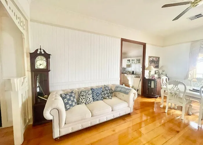 Kent Street Retreat