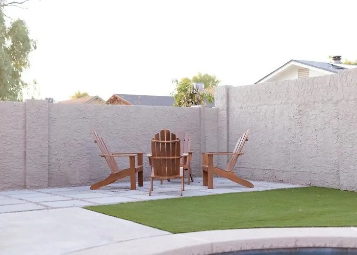 Next Getaway Home-3 Rooms, 4 Bed, 2 Bath, Backyard