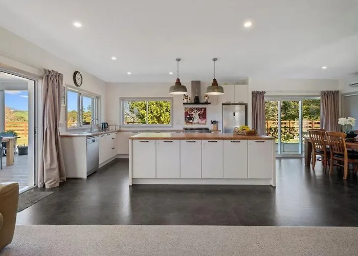 Fairway Views Entire Home