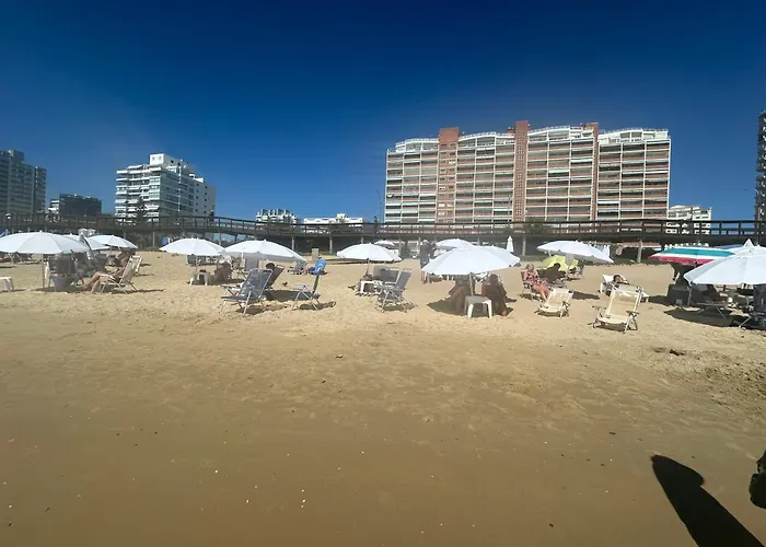Frente Al Mar Servicio De Playa Playa Mansa A Pasos De Gorlero Y Puerto Garage Limpieza Diaria