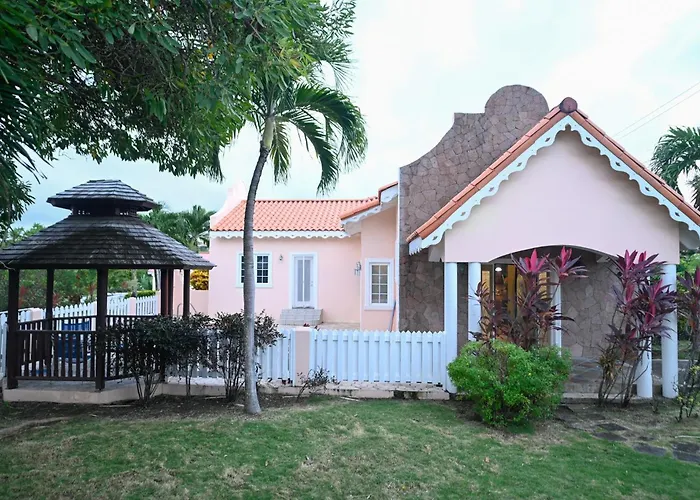 Iyanola Tee Joys Villa