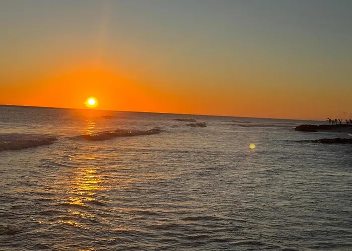 Golden Acre Beach Villa-2 Mins Walk - Alleynes Bay