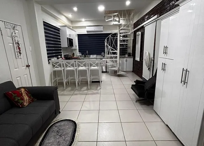 Elm'S Secret Nest, Westmoorings-2 Bedroom Suite And Pool