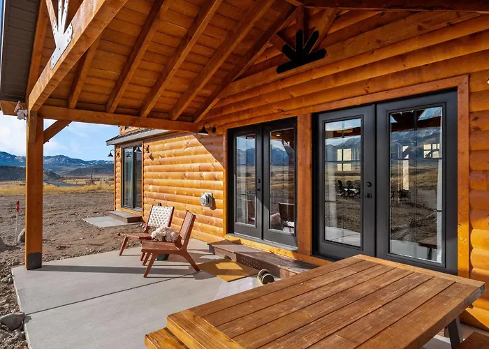 Little Lodge At Emigrant Peak