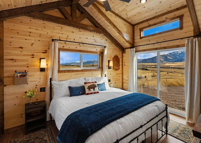 Little Lodge At Emigrant Peak