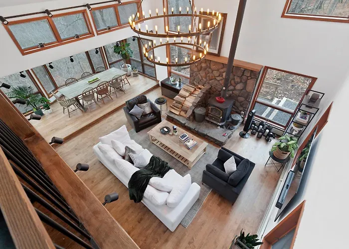 5 Star Gorgeous Cliffside Chalet With Panoramic Views