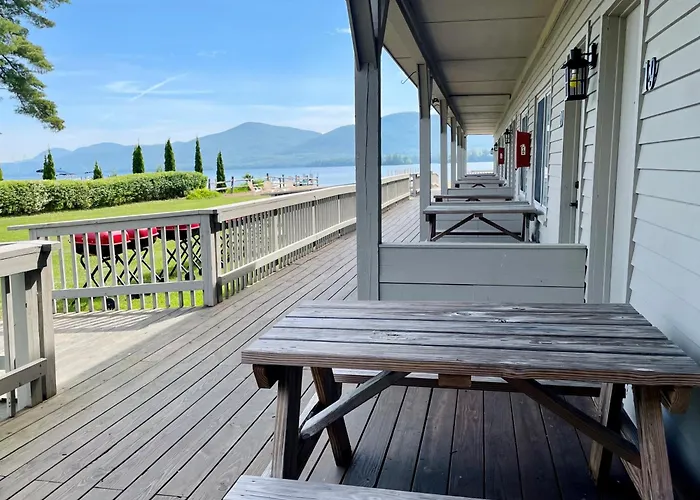 Waters Edge Lodge