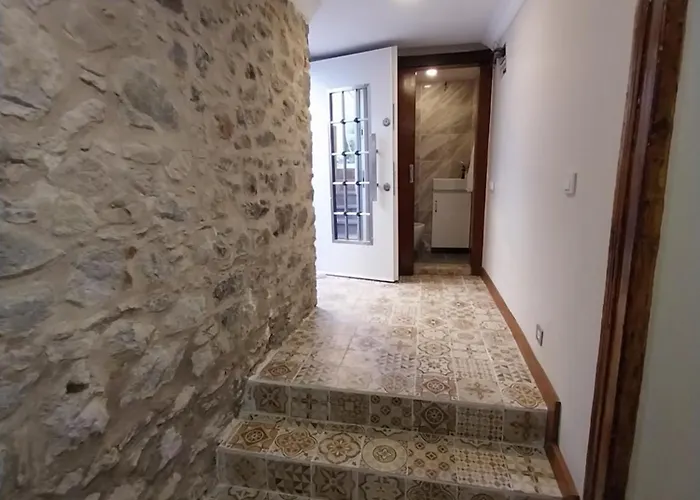 Beautiful Stone Guesthouse In Cool Konak District