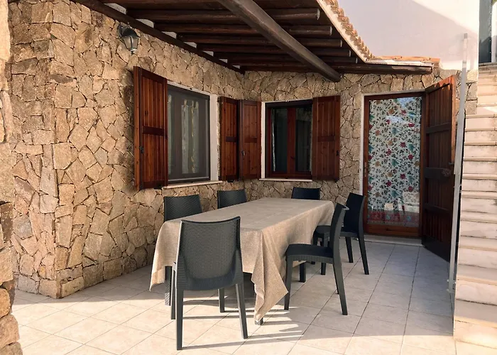 Renato Apartments