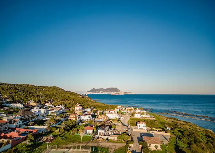 Recien Renovada! Exclusiva Villa De Madera Con Piscina Y Vistas Al Mar