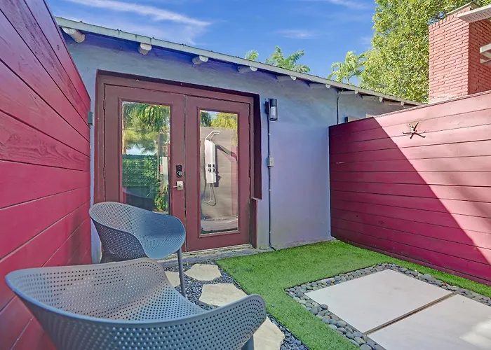 Kiki 1 - Men'S Clothing Optional Guest Houses