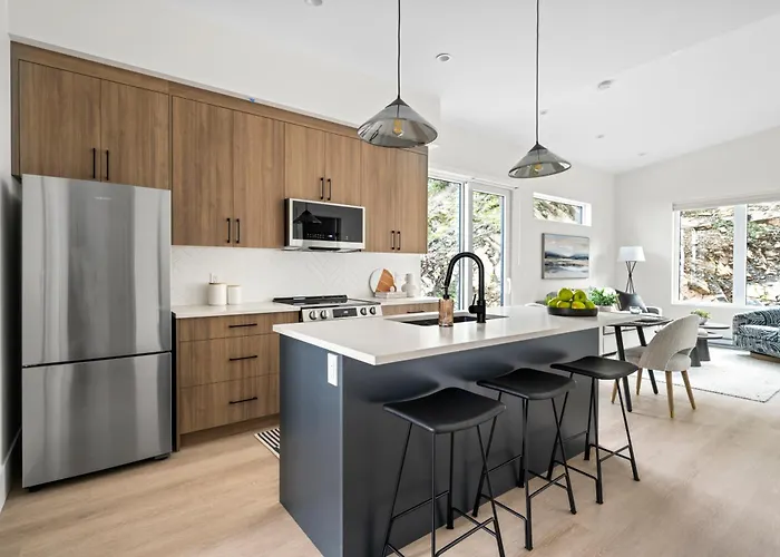 Mountain Suite, Ocean Views, Fire Pit, Well-Equipped Kitchen, Quiet & Private