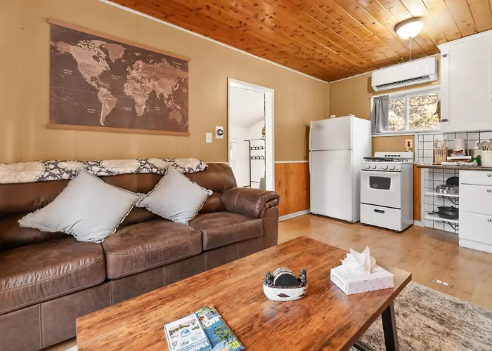 Hideaway Cabin - Cozy Romantic Cabin Perfect For Couples