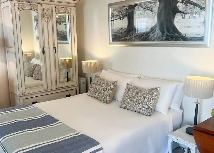 Cape Town Explorer'S Rest