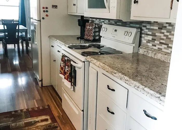 Entire House In The Heart Of Nw Ar With Office Space