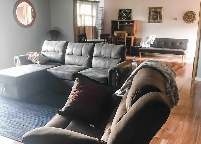 Entire House In The Heart Of Nw Ar With Office Space