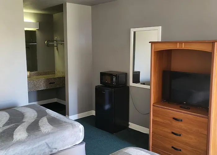 King Bed Hotel Studio 238