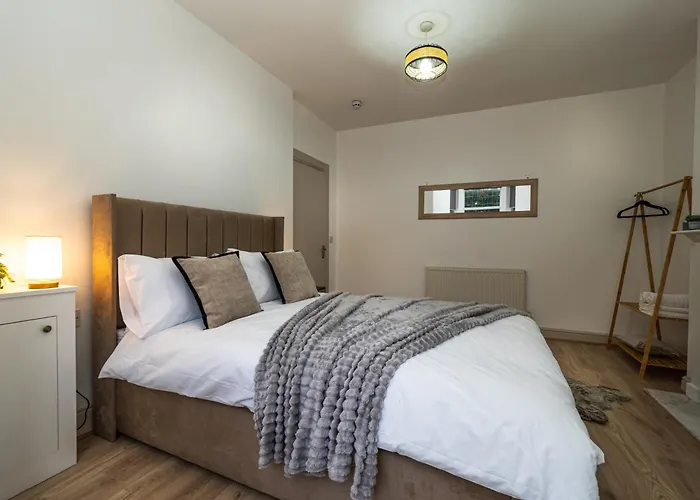 Bohemian Apartment, Free Wifi, Close To Liverpool