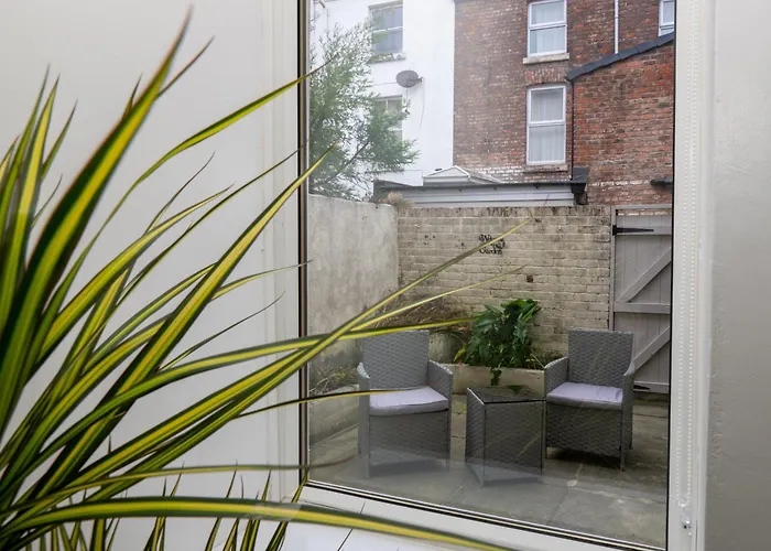 Bohemian Apartment, Free Wifi, Close To Liverpool