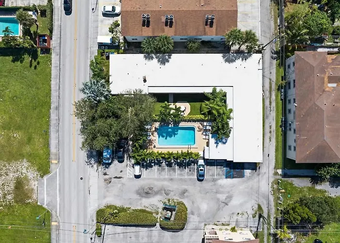 Cozy Studio In Lake Worth With Pool
