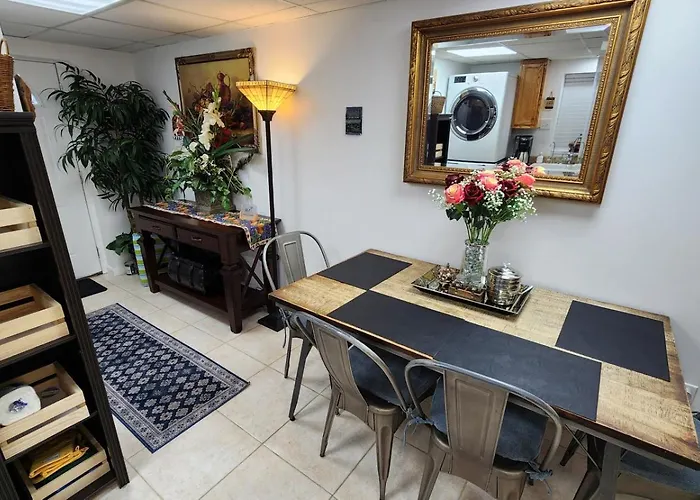 The Cozy Nook Basement Apartment All To Yourself