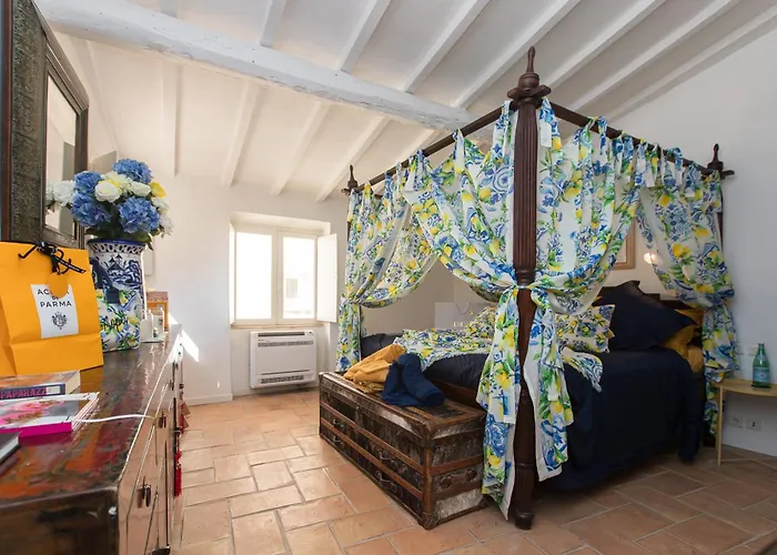 2 Bedrooms Central Saint-Tropez, Next To The Port