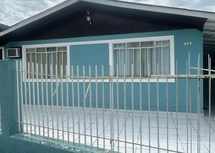 Casa do rio com piscina