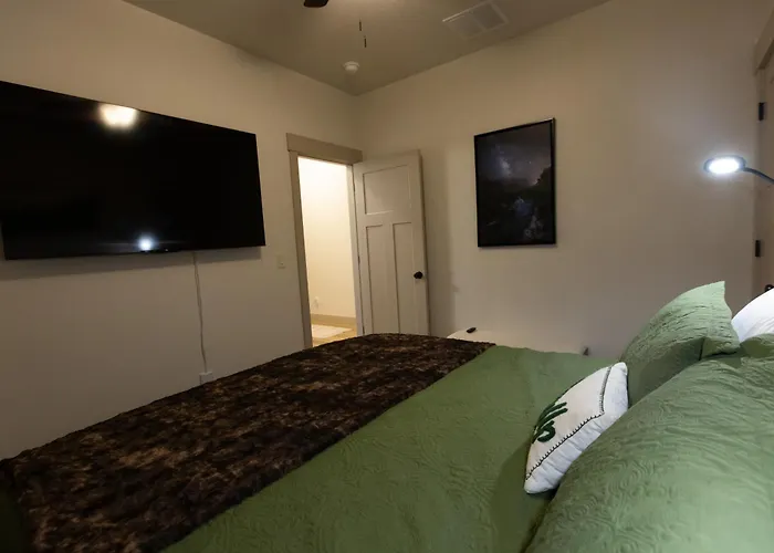 Two Pines Retreat - Brand New!