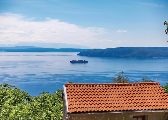 Stunning Home In Moscenicka Draga