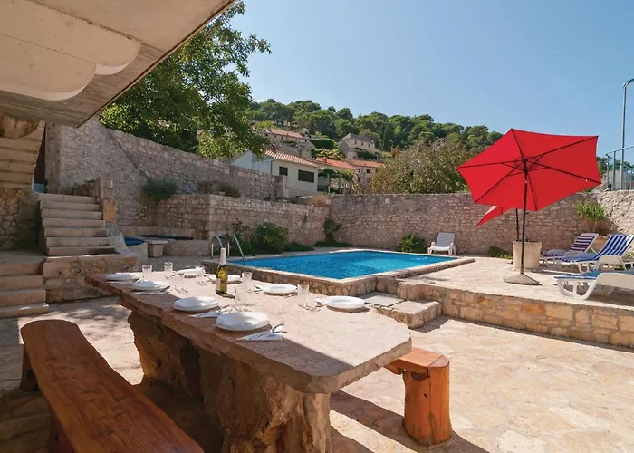 Holiday Home Pucisca Gospe Lurdske