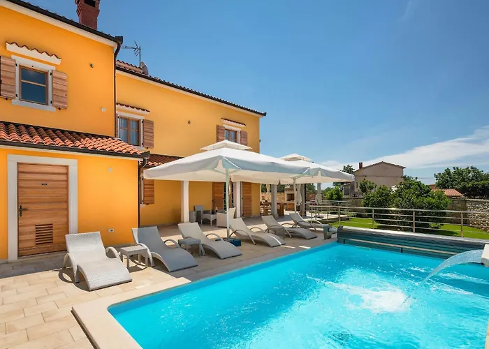Nice Home In Hr-52215 Vodnjan