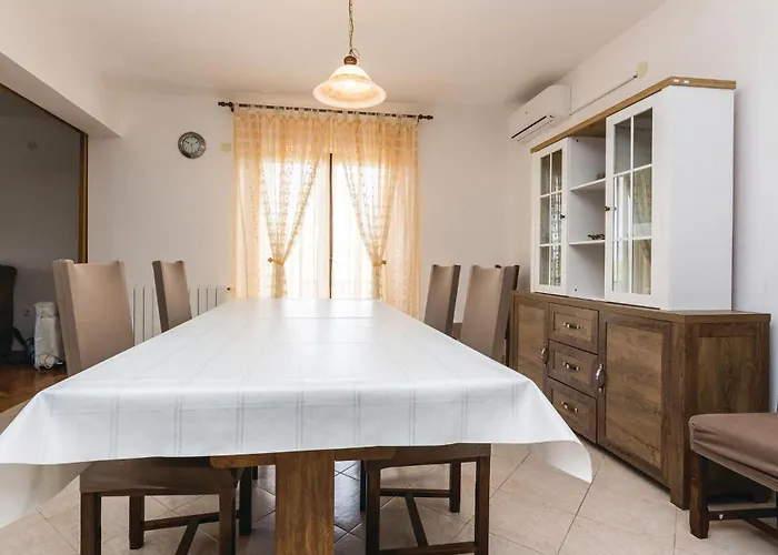 Holiday Home Privlaka 03