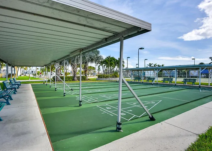 Nettles Island Jensen Beach Home: Walk To Ocean!
