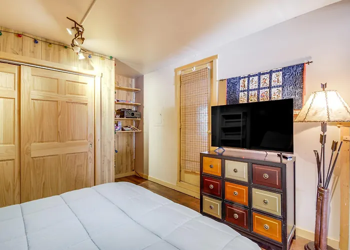 Montana Vacation Rental: 32 Mi To Yellowstone!