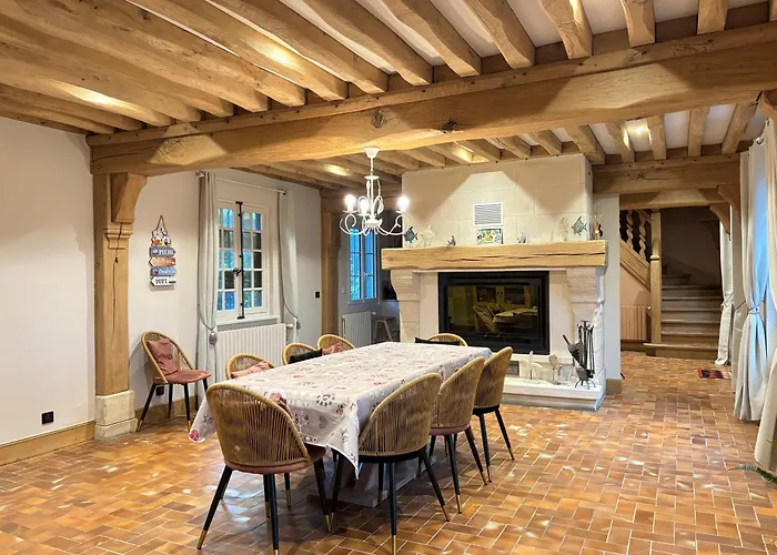 Chant Des Mouettes Maison Renovee Spacieuse Tout Confort Grand Jardin Belle Terrasse Amenagee Parking 8 Personnes 4 Sdb 5 Wc, Tv Dans Chaque Chambre, A 10 Mn A Pied De La Mer Port En Bessin Tous Commerces Restaurants Proche Omaha Beach