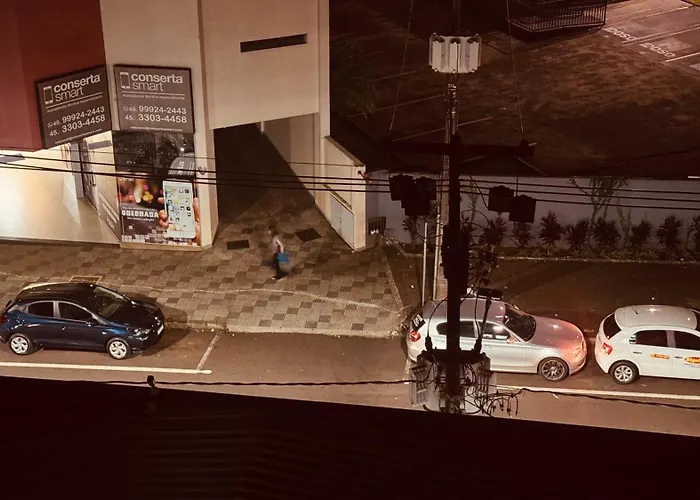 Apto no Centro, com Ar Condicionado e Lava e Seca