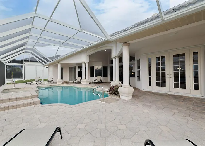 Waterfront Bliss Retreat Sailboat Access And Heated Pool