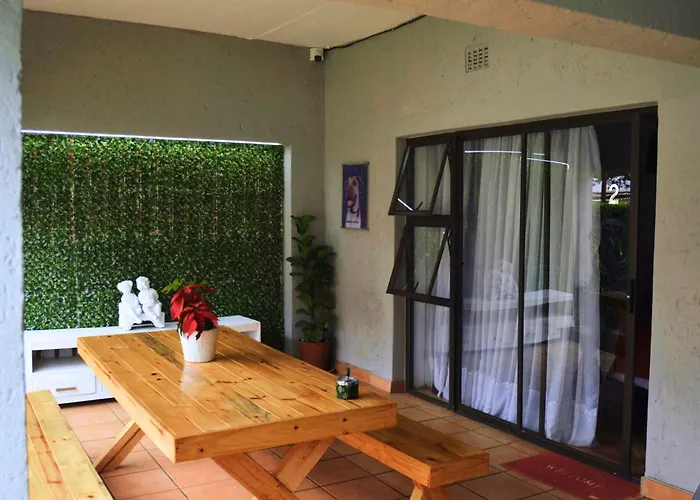 Rest Inn C Guesthouse - 10Min From Or Tambo Airport