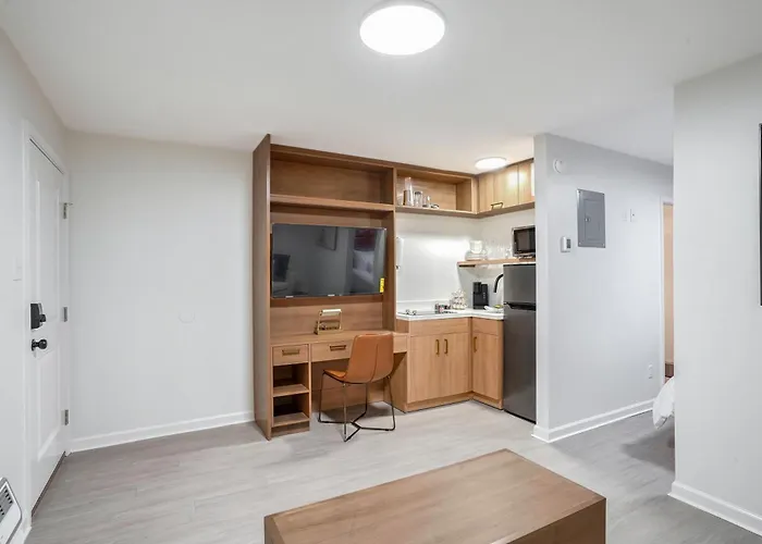 Redamo Suites