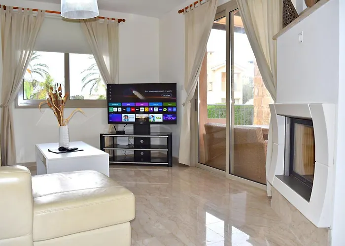 Villa Kartiela Sandy Beach Villas - Private Pool - Jacuzzi - Private Beach Area